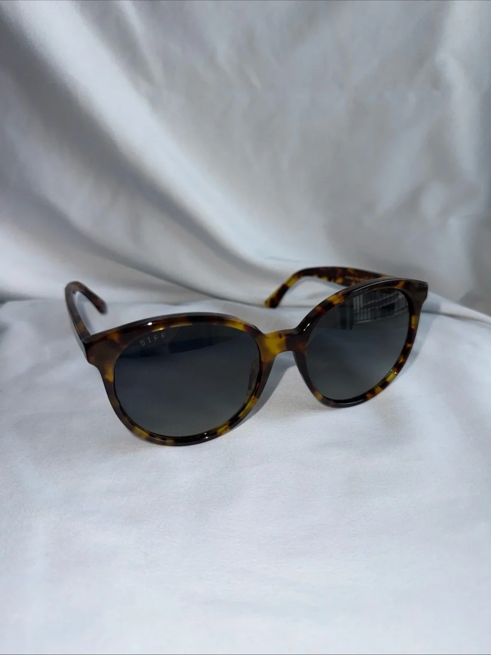 Diff Eyewear Tortoise Frame Sunglasses with Gray Lenses